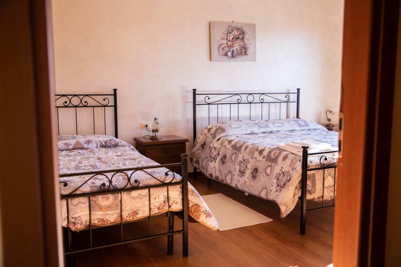 Appartamento Della Pia Bevagna Exteriör bild